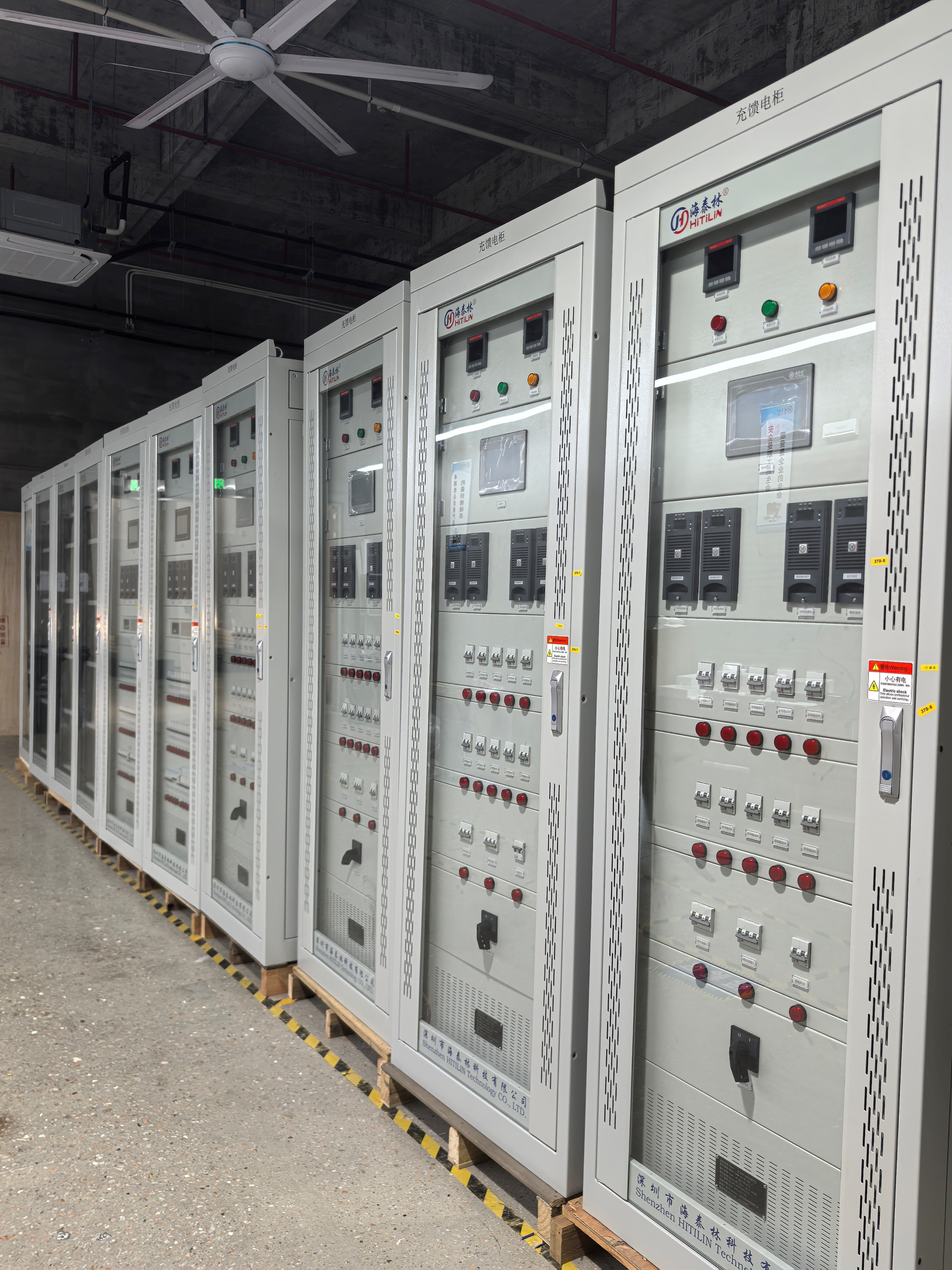 Application de cluster de batteries au lithium-ion de secours d'alimentation CC 115,2 V 230,4 V1 