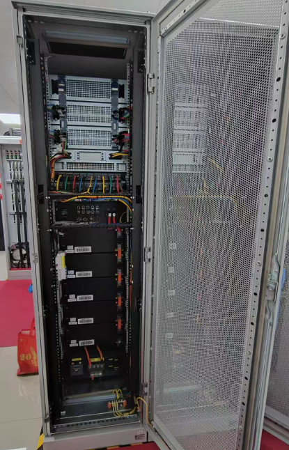 V 384 V Application de cluster de batteries au lithium-ion de secours pour 