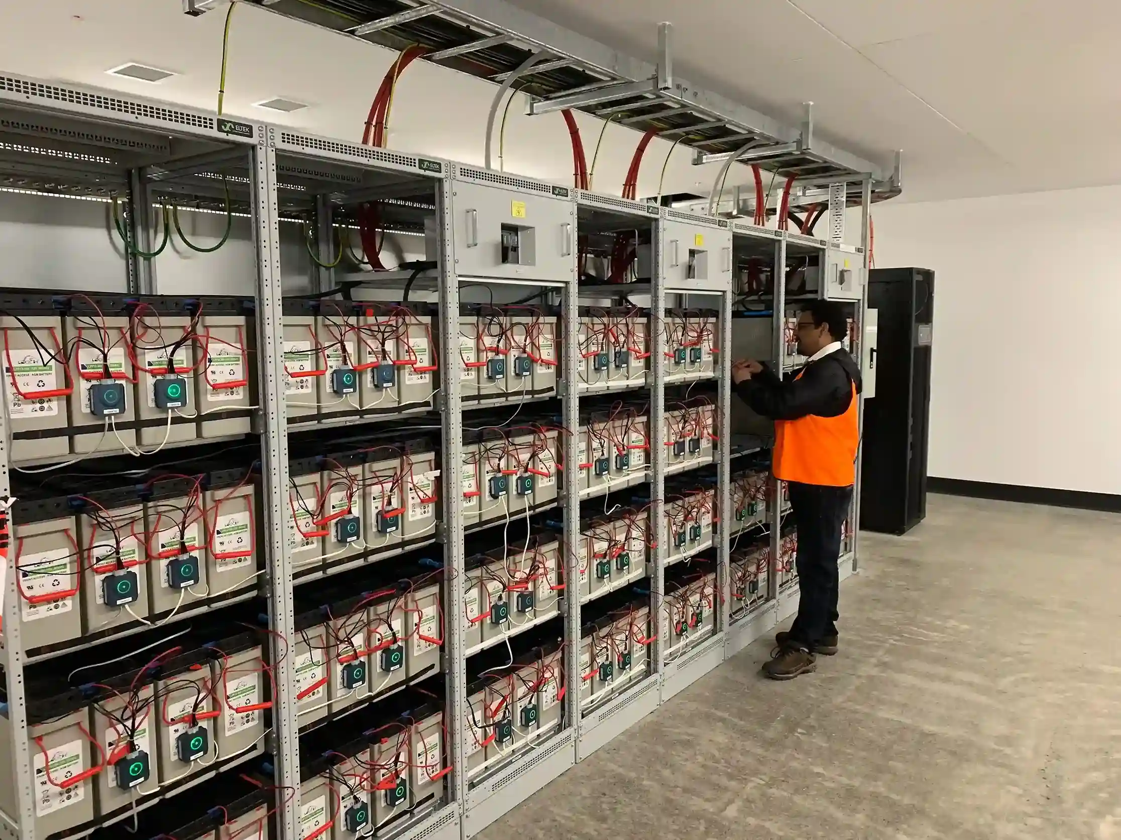 Résistance interne de la batterie UPS : quand la remplacer ? 